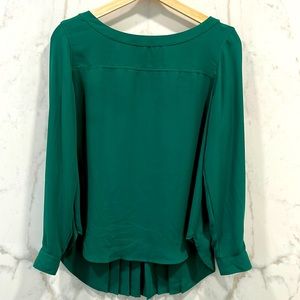 Loft Hi-Lo pleated back top